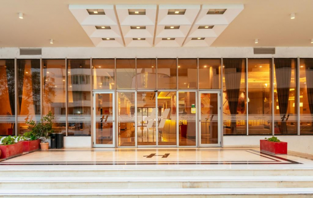 17.06 avion Bucuresti, Albania - Litoral Albania Durres, Hotel Horizont 518 EURO, 7 nopti, Mic dejun inclus