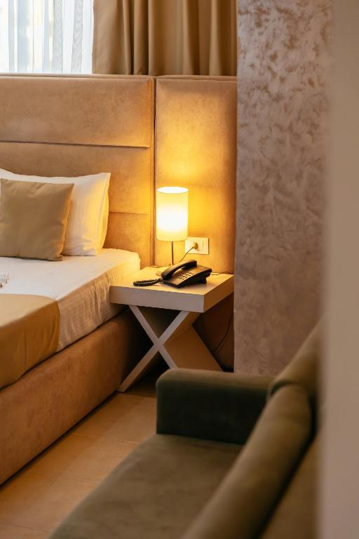 17.06 avion Bucuresti, Albania - Litoral Albania Durres, Hotel Horizont 518 EURO, 7 nopti, Mic dejun inclus
