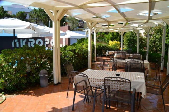 24.06 avion Bucuresti, Albania - Litoral Albania Durres, Hotel Akropoli 479 EURO, 7 nopti, Mic dejun inclus