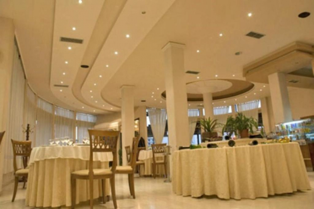 24.06 avion Bucuresti, Albania - Litoral Albania Durres, Hotel Akropoli 479 EURO, 7 nopti, Mic dejun inclus