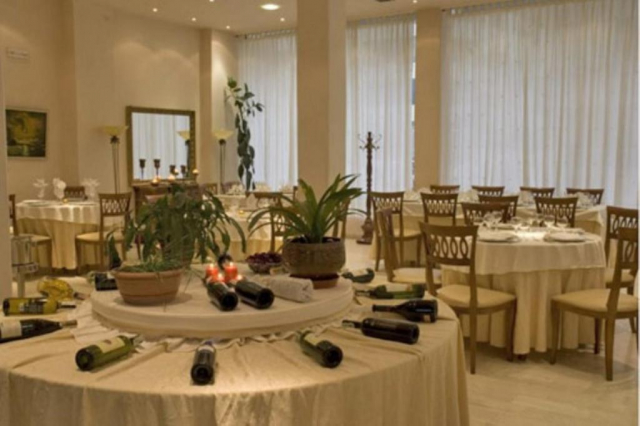 24.06 avion Bucuresti, Albania - Litoral Albania Durres, Hotel Akropoli 479 EURO, 7 nopti, Mic dejun inclus