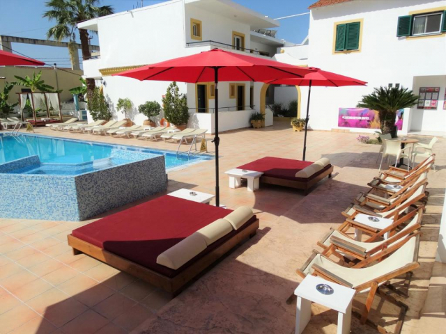 16.06 avion Bucuresti, Grecia - Corfu Kavos, Oasis Beach Club 430 EURO, 7 nopti, Fara masa