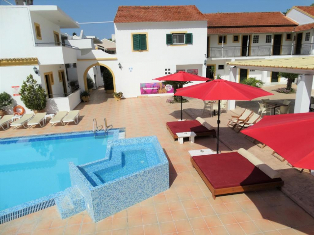 16.06 avion Bucuresti, Grecia - Corfu Kavos, Oasis Beach Club 430 EURO, 7 nopti, Fara masa