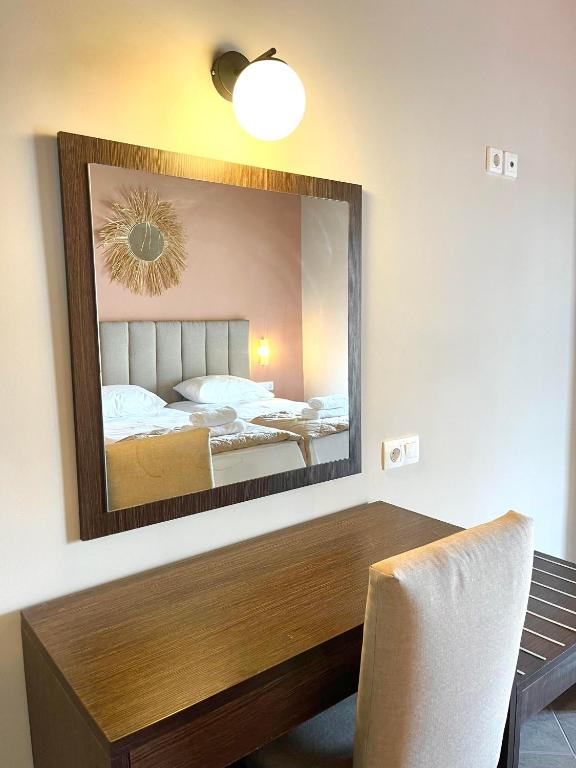16.06 avion Bucuresti, Grecia - Corfu Kavos, Oasis Beach Club 430 EURO, 7 nopti, Fara masa