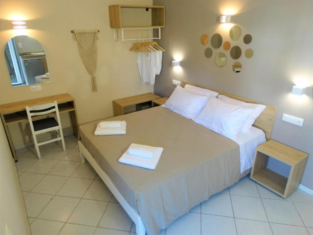 16.06 avion Bucuresti, Grecia - Corfu Kavos, Oasis Beach Club 430 EURO, 7 nopti, Fara masa