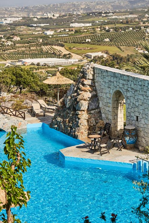 11.06 avion Bucuresti, Grecia - Creta - Heraklion Heraklion, Arolithos Traditional Cretan Village 391 EURO, 7 nopti, Fara masa