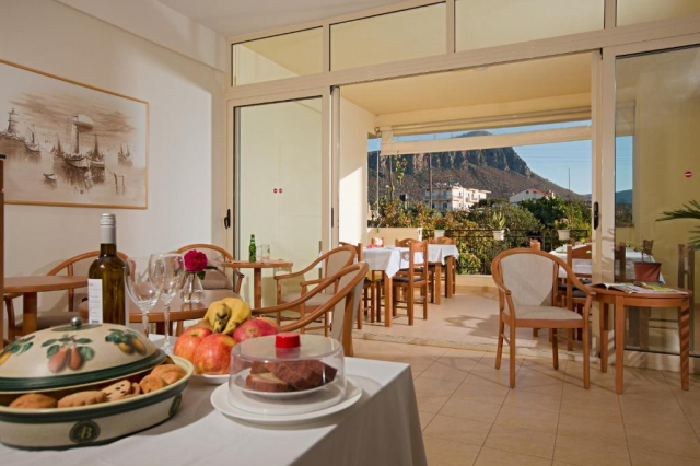 11.06 avion Bucuresti, Grecia - Creta - Heraklion Gouves, Fotis Studios And Apartments 420 EURO, 7 nopti, Fara masa