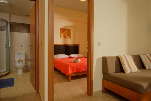 11.06 avion Bucuresti, Grecia - Creta - Heraklion Gouves, Fotis Studios And Apartments 420 EURO, 7 nopti, Fara masa