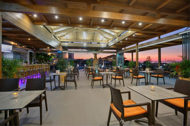 11.06 avion Bucuresti, Grecia - Creta - Heraklion Anissaras, Cretan Garden - Adult Only 479 EURO, 7 nopti, Demipensiune inclusa