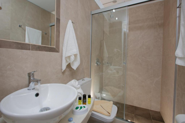 11.06 avion Bucuresti, Grecia - Creta - Heraklion Anissaras, Cretan Garden - Adult Only 479 EURO, 7 nopti, Demipensiune inclusa
