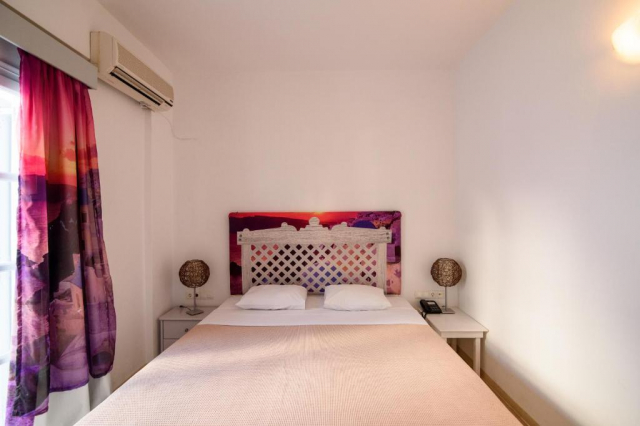 12.06 avion Bucuresti, Grecia - Santorini Kamari, Atlas Boutique Hotel 743 EURO, 7 nopti, Mic dejun inclus
