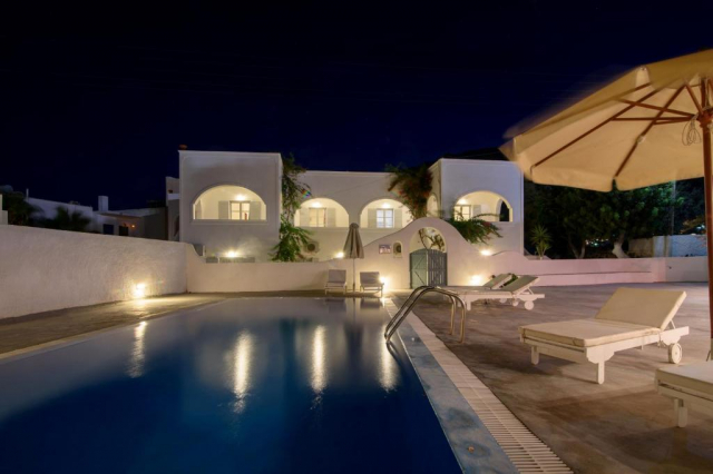 12.06 avion Bucuresti, Grecia - Santorini Kamari, Atlas Boutique Hotel 743 EURO, 7 nopti, Mic dejun inclus