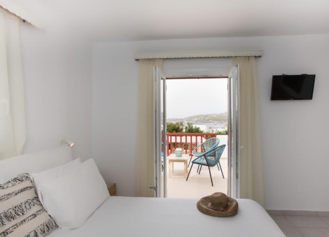 25.06 avion Bucuresti, Grecia - Mykonos Mykonos Town, Charissi Hotel 949 EURO, 7 nopti, Mic dejun inclus