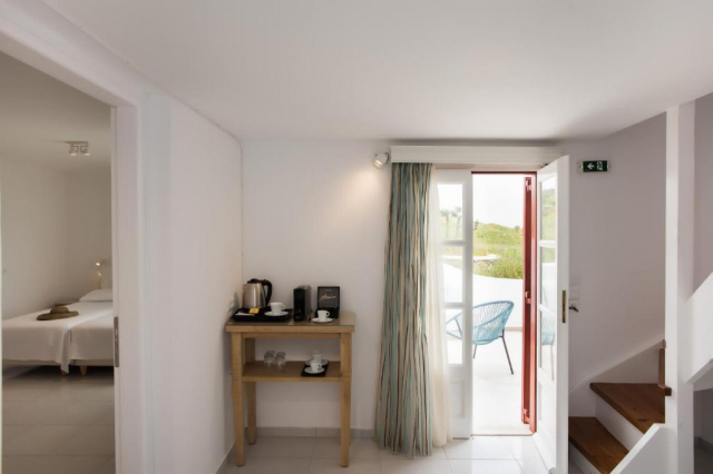 25.06 avion Bucuresti, Grecia - Mykonos Mykonos Town, Charissi Hotel 949 EURO, 7 nopti, Mic dejun inclus