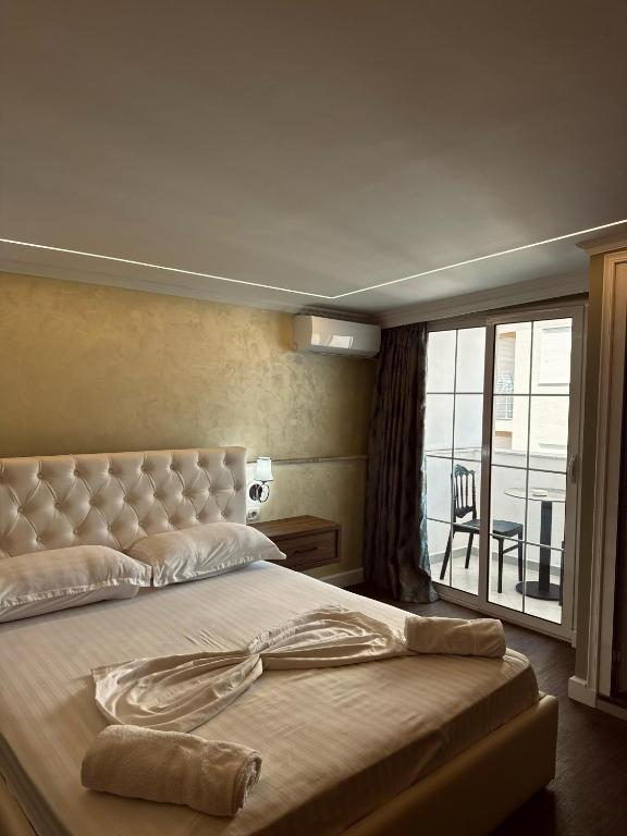 01.07 avion Bucuresti, Albania - Litoral Albania Durres, Hotel Bliss Boutique 528 EURO, 7 nopti, Mic dejun inclus