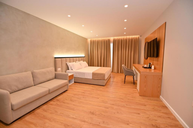 01.07 avion Bucuresti, Albania - Litoral Albania Durres, Hotel Zanzi 753 EURO, 7 nopti, Mic dejun inclus