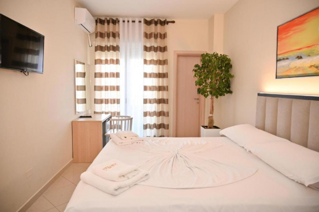 01.07 avion Bucuresti, Albania - Litoral Albania Durres, Hotel Zanzi 753 EURO, 7 nopti, Mic dejun inclus