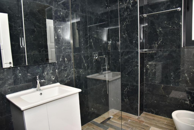 01.07 avion Bucuresti, Albania - Litoral Albania Durres, Hotel Lubjana 616 EURO, 7 nopti, Mic dejun inclus