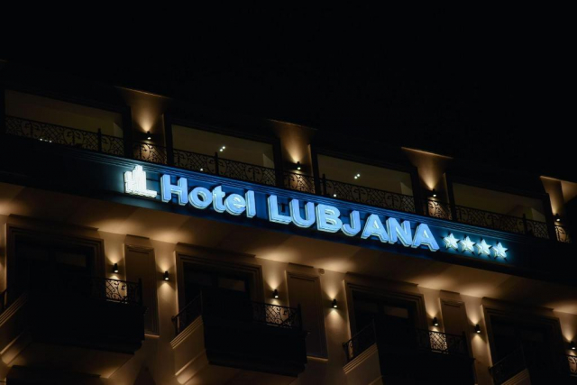 01.07 avion Bucuresti, Albania - Litoral Albania Durres, Hotel Lubjana 616 EURO, 7 nopti, Mic dejun inclus