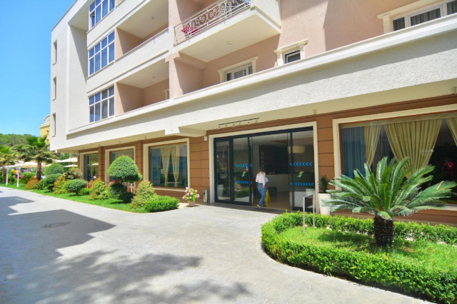 17.06 avion Bucuresti, Albania - Litoral Albania Golem, Hotel Sandy Beach Resort 802 EURO, 7 nopti, All inclusive
