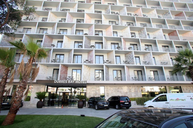 17.06 avion Bucuresti, Albania - Litoral Albania Durres, Hotel Durres Bay 538 EURO, 7 nopti, Mic dejun inclus