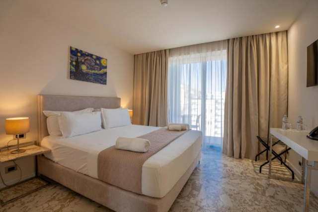 17.06 avion Bucuresti, Albania - Litoral Albania Durres, Hotel Durres Bay 538 EURO, 7 nopti, Mic dejun inclus