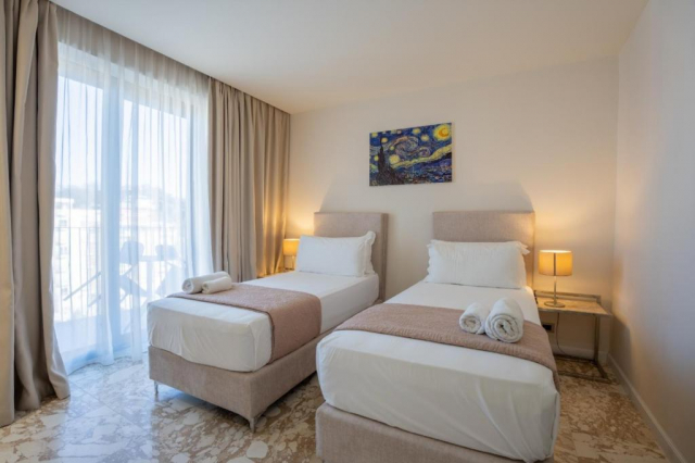 17.06 avion Bucuresti, Albania - Litoral Albania Durres, Hotel Durres Bay 538 EURO, 7 nopti, Mic dejun inclus