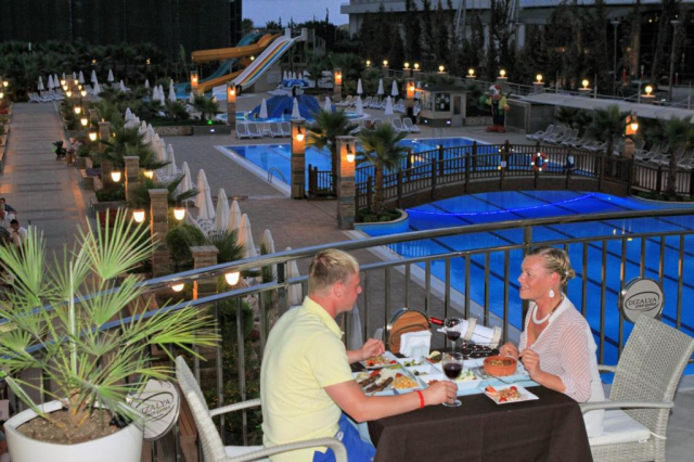 28.06 avion Bucuresti, Turcia - Antalya Alanya, Dizalya Palm Garden Hotel 881 EURO, 7 nopti, All inclusive