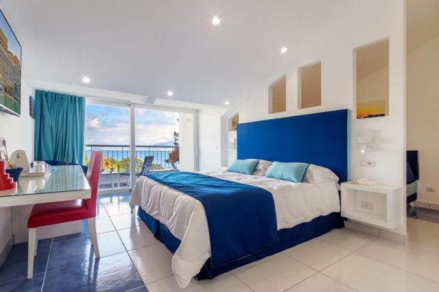 17.07 avion Bucuresti, Italia - Coasta Amalfitana Sorrento, Hotel Metropole 1008 EURO, 7 nopti, Mic dejun inclus