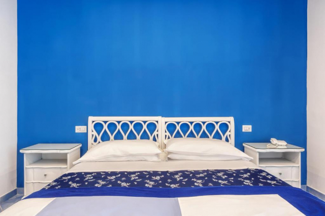17.07 avion Bucuresti, Italia - Coasta Amalfitana Sorrento, Hotel Metropole 1008 EURO, 7 nopti, Mic dejun inclus
