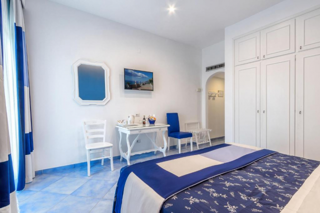 17.07 avion Bucuresti, Italia - Coasta Amalfitana Sorrento, Hotel Metropole 1008 EURO, 7 nopti, Mic dejun inclus