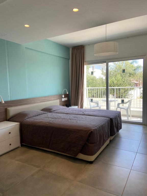 21.06 avion Sibiu, Cipru - Zona Larnaca Protaras, Sweet Memories Hotel Apartments 430 EURO, 7 nopti, Fara masa