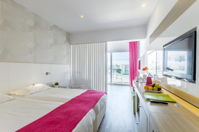 28.06 avion Sibiu, Cipru - Zona Larnaca Ayia Napa, Hotel Margadina 724 EURO, 7 nopti, Mic dejun inclus