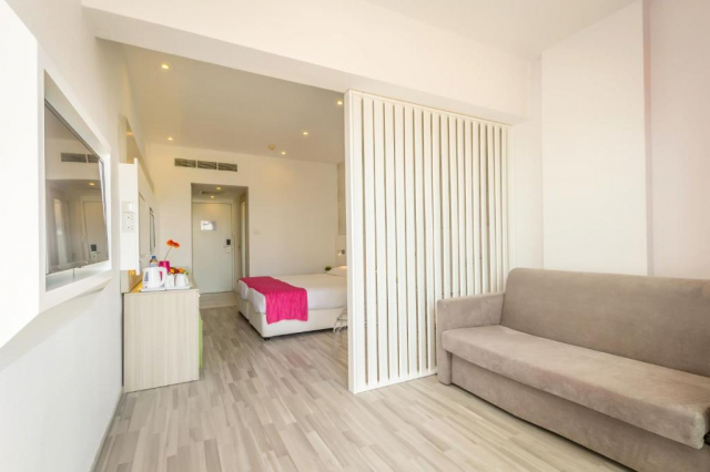 28.06 avion Sibiu, Cipru - Zona Larnaca Ayia Napa, Hotel Margadina 724 EURO, 7 nopti, Mic dejun inclus