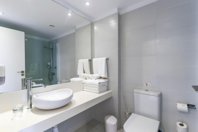 28.06 avion Sibiu, Cipru - Zona Larnaca Ayia Napa, Hotel Margadina 724 EURO, 7 nopti, Mic dejun inclus