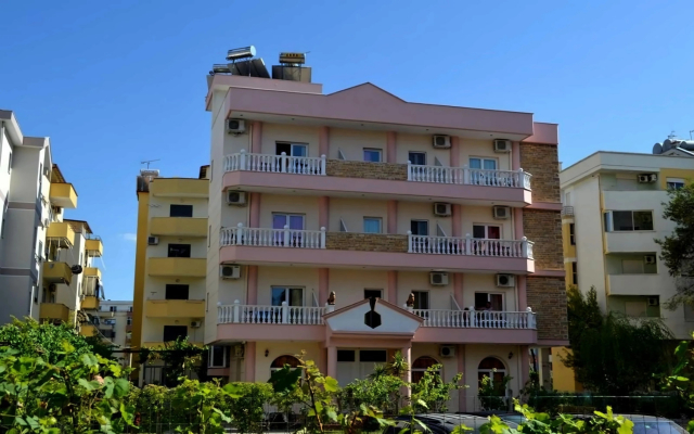 373 EUR - Last Minute zbor din Bucuresti Albania - Litoral Albania Nuovo Sun Hotel