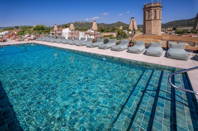 26.06 avion Bucuresti, Spania - Costa Brava - Barcelona Pineda del Mar, Hotel Merce 685 EURO, 7 nopti, Fara masa