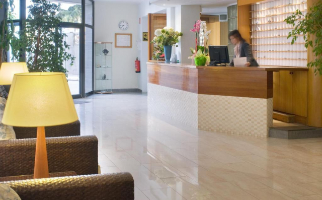 26.06 avion Bucuresti, Spania - Costa Brava - Barcelona Pineda del Mar, Hotel Merce 685 EURO, 7 nopti, Fara masa