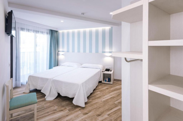 26.06 avion Bucuresti, Spania - Costa Brava - Barcelona Pineda del Mar, Hotel Merce 685 EURO, 7 nopti, Fara masa
