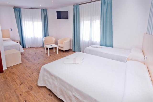 26.06 avion Bucuresti, Spania - Costa Brava - Barcelona Pineda del Mar, Hotel Merce 685 EURO, 7 nopti, Fara masa
