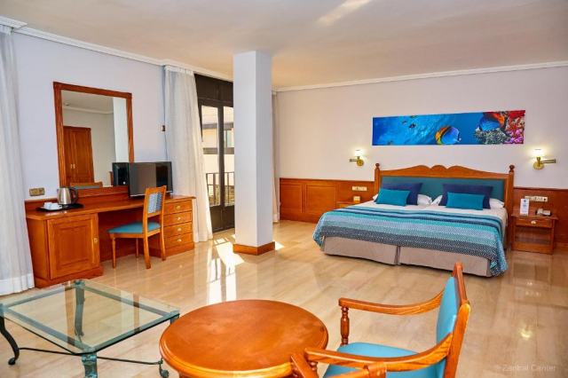 07.07 avion Bucuresti, Spania - Tenerife Playa de las Americas, Hotel Zentral Center 920 EURO, 7 nopti, Fara masa
