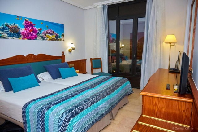 07.07 avion Bucuresti, Spania - Tenerife Playa de las Americas, Hotel Zentral Center 920 EURO, 7 nopti, Fara masa