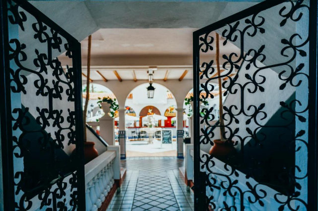 07.07 avion Bucuresti, Spania - Tenerife Los Cristianos, Hotel Beverly Hills Heights 969 EURO, 7 nopti, Mic dejun inclus