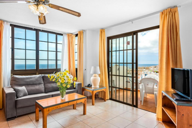 07.07 avion Bucuresti, Spania - Tenerife Los Cristianos, Club Tenerife 1008 EURO, 7 nopti, Fara masa