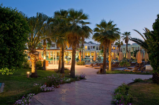 497 EUR - Last Minute zbor din Bucuresti Egipt - Sharm El Sheikh Amphoras Aqua