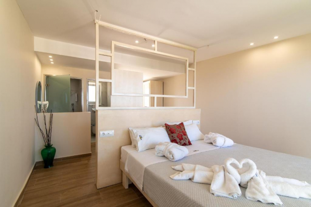 09.07 avion Bucuresti, Grecia - Zakynthos Tsilivi, Belussi Beach Hotel & Suites 626 EURO, 7 nopti, Mic dejun inclus