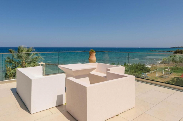 09.07 avion Bucuresti, Grecia - Zakynthos Tsilivi, Belussi Beach Hotel & Suites 626 EURO, 7 nopti, Mic dejun inclus
