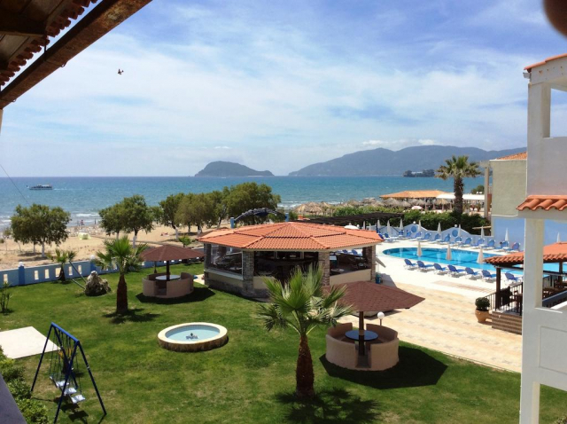 10.09 avion Bucuresti, Grecia - Zakynthos Laganas, Andreolas Beach 577 EURO, 7 nopti, Mic dejun inclus