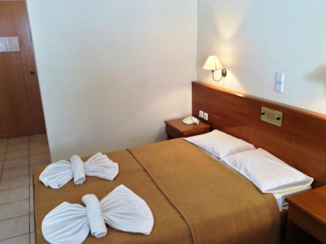 10.09 avion Bucuresti, Grecia - Zakynthos Laganas, Andreolas Beach 577 EURO, 7 nopti, Mic dejun inclus