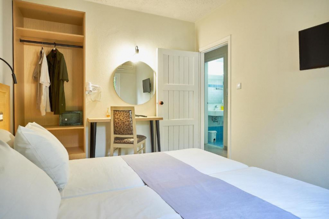 03.09 avion Bucuresti, Grecia - Creta - Heraklion Stalida, Sergiani Garden Hotel-Apartments 577 EURO, 7 nopti, Fara masa